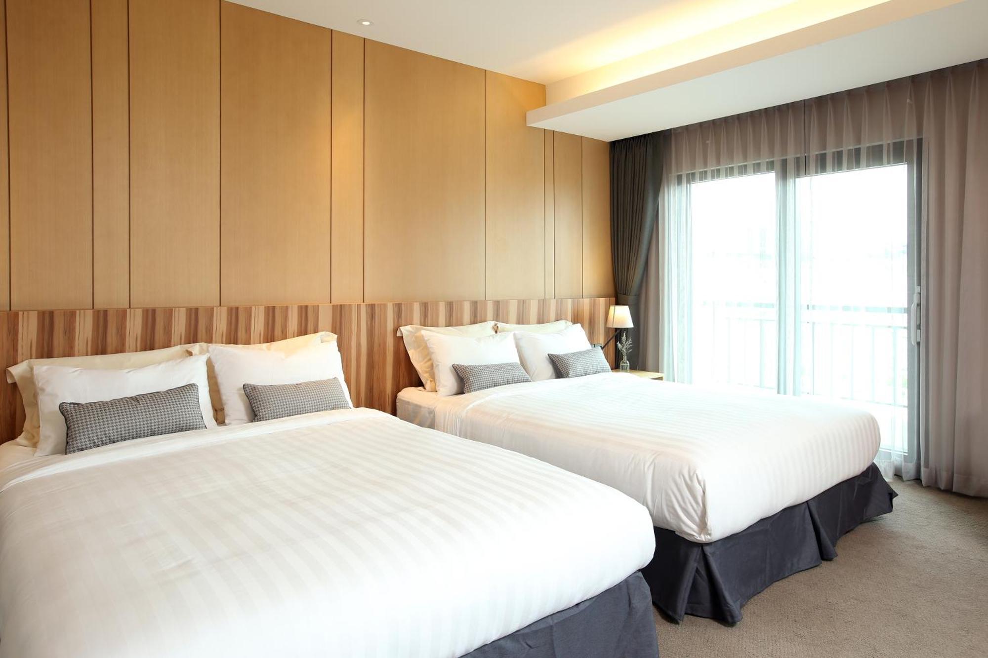 The Suites Hotel Jeju Seogwipo Exterior foto